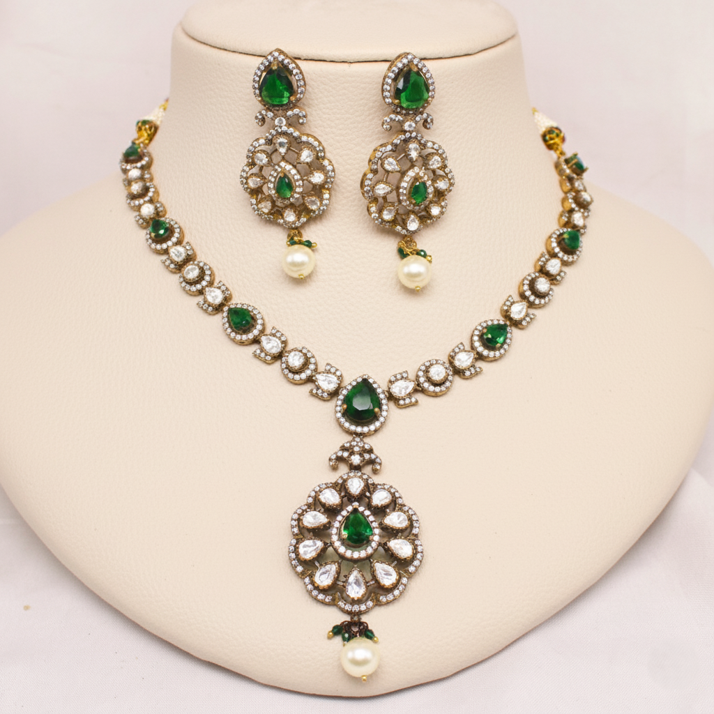 Emerald Green Antique Necklace Set