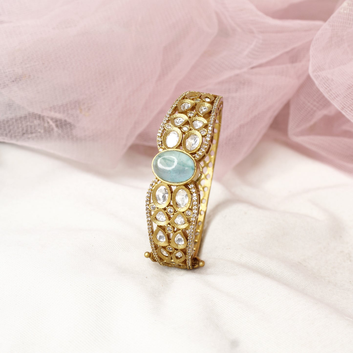Elegant Antique Polki Kada with Sea Green Cabochon Stone