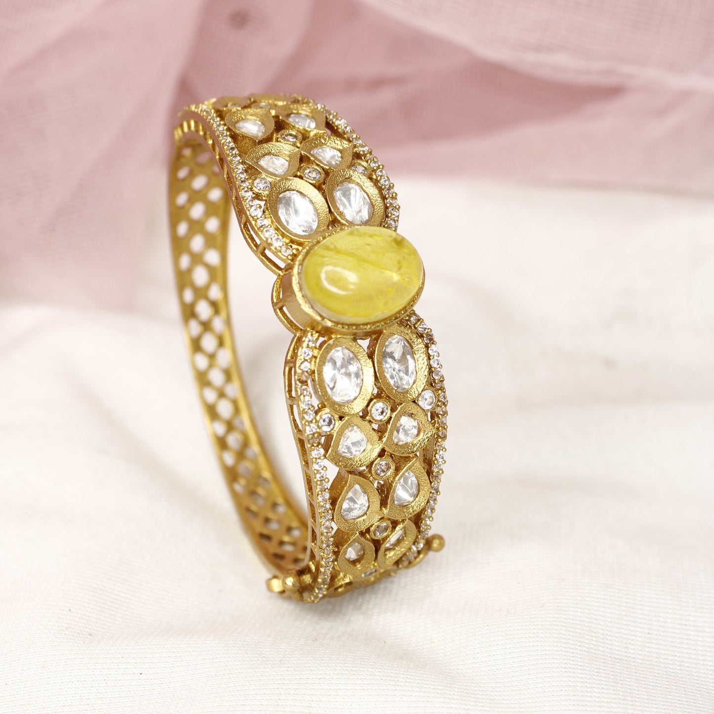Unique Antique Polki Kada with Lime Yellow Stone