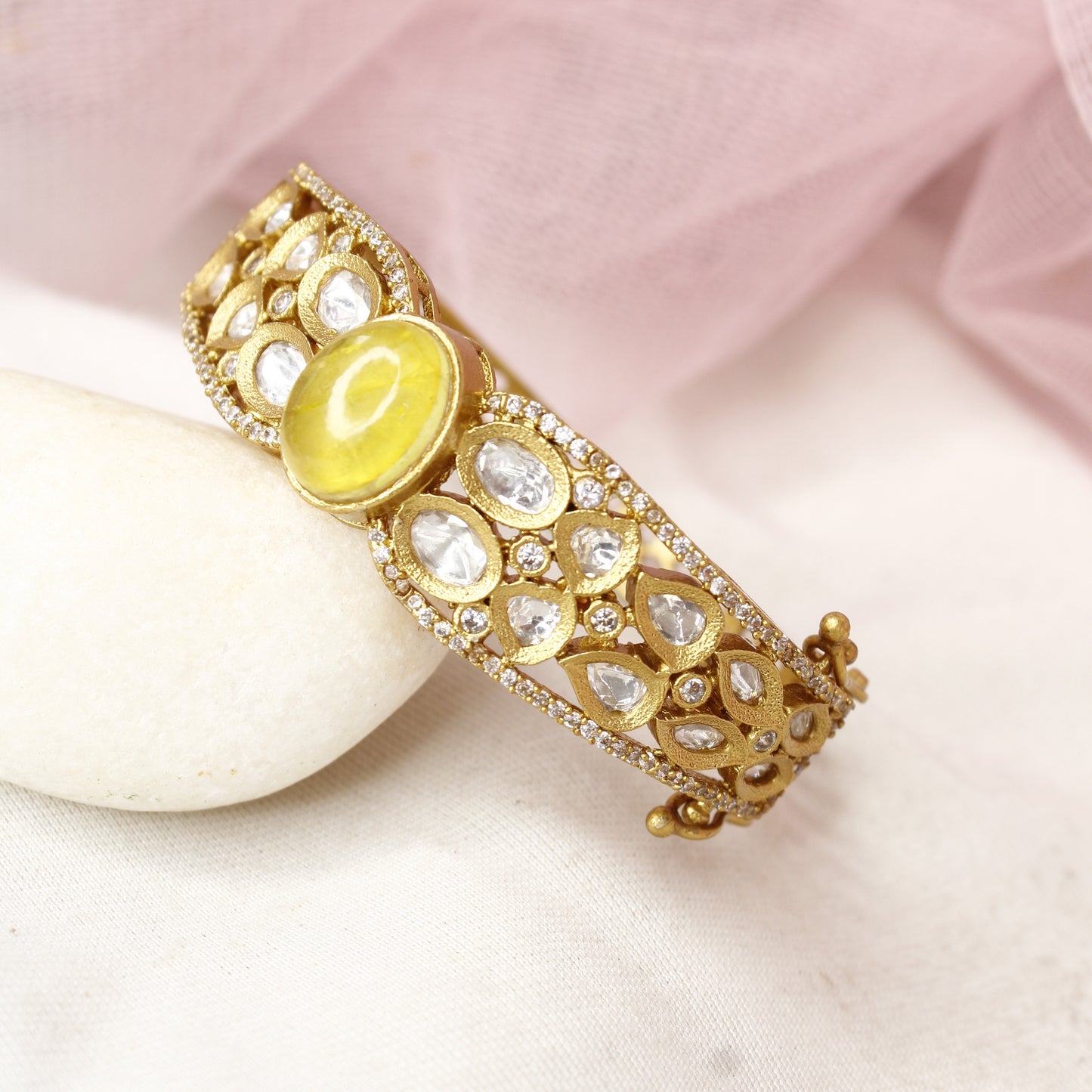 Unique Antique Polki Kada with Lime Yellow Stone