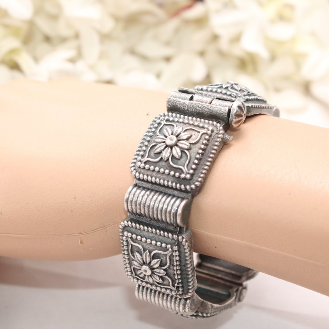 BOHO VINTAGE LOOK SINGLE KADA - FLOWER SQUARE BLOCK