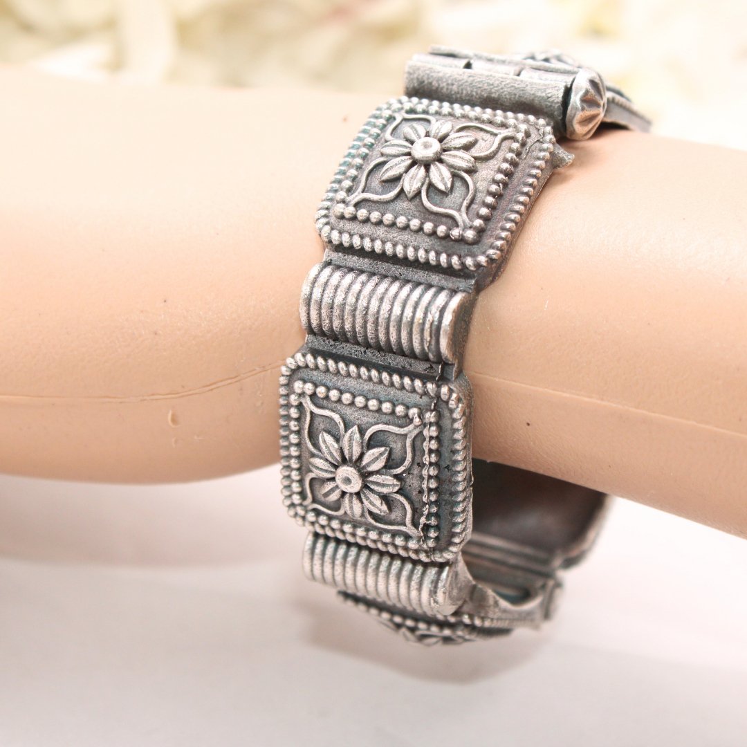 BOHO VINTAGE LOOK SINGLE KADA - FLOWER SQUARE BLOCK