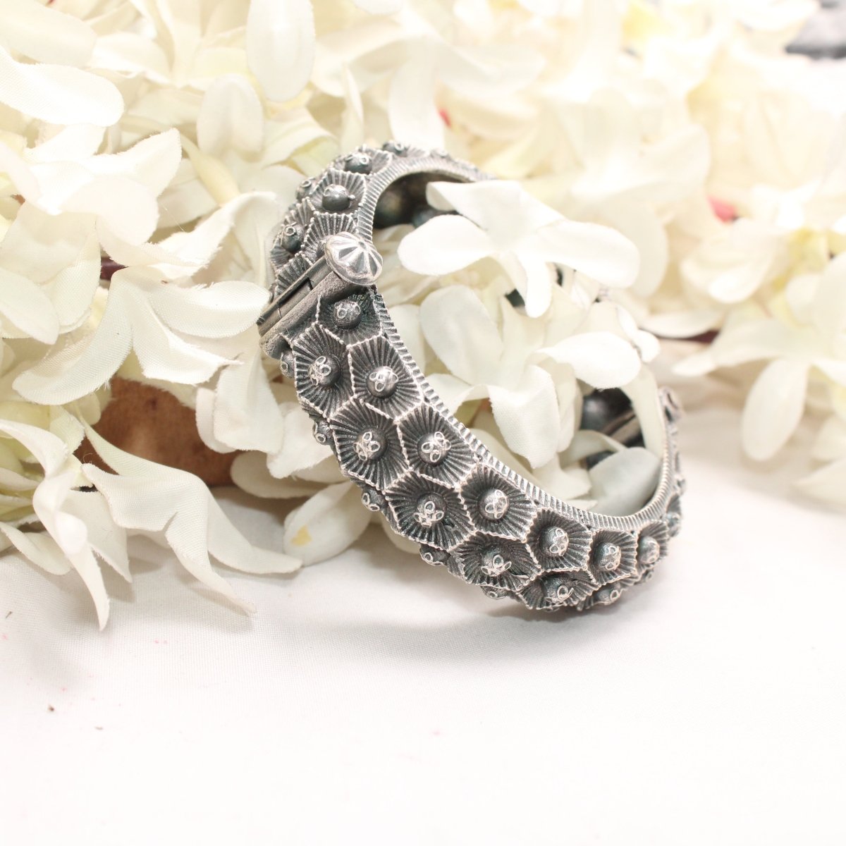 BOHO VINTAGE LOOK SINGLE KADA - HONEYCOMB