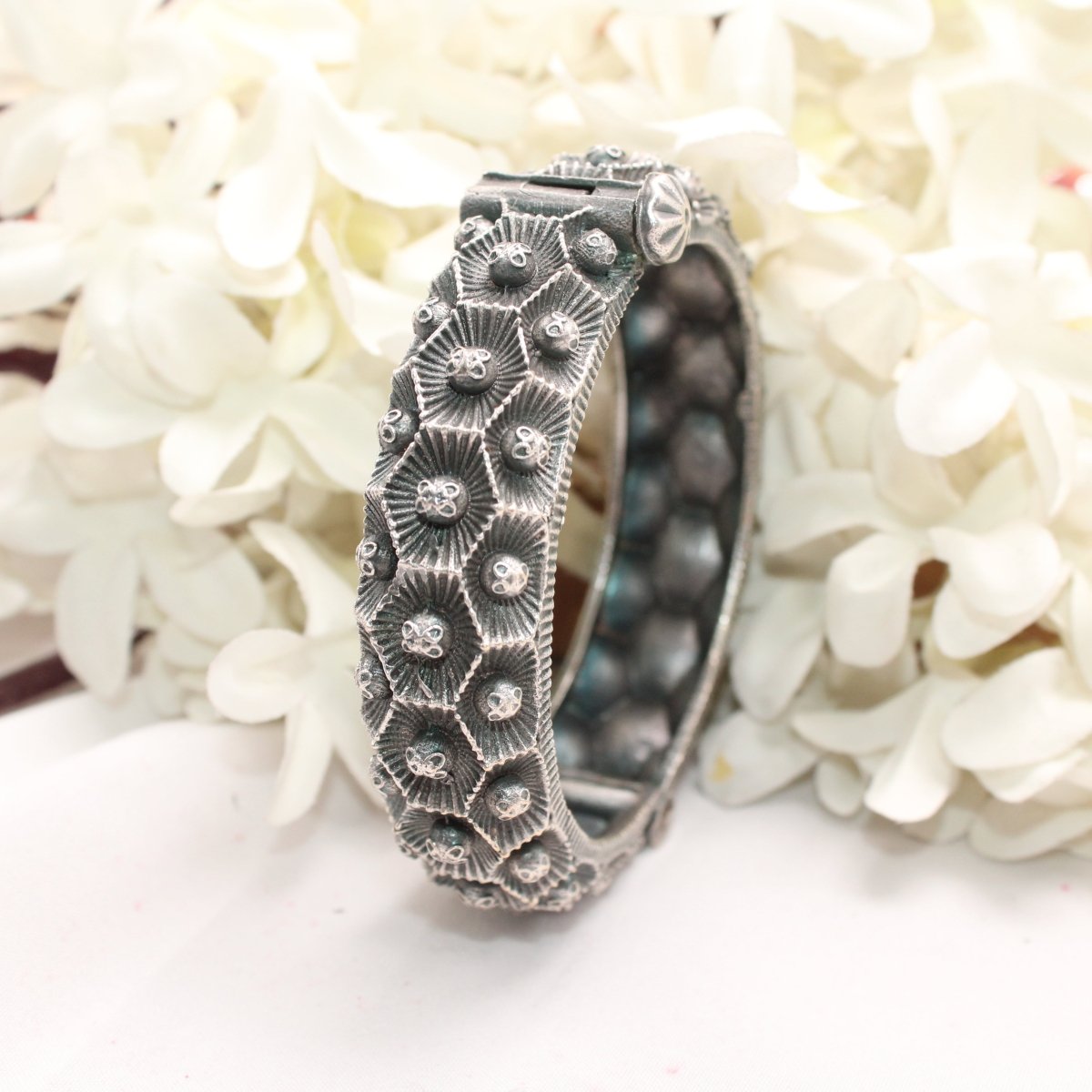 BOHO VINTAGE LOOK SINGLE KADA - HONEYCOMB