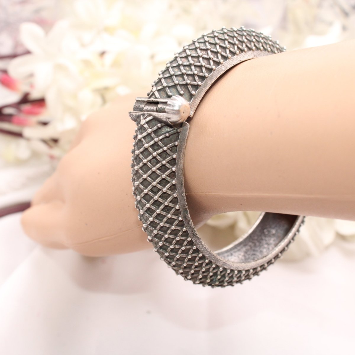 BOHO VINTAGE LOOK SINGLE KADA - MESH PATTERN