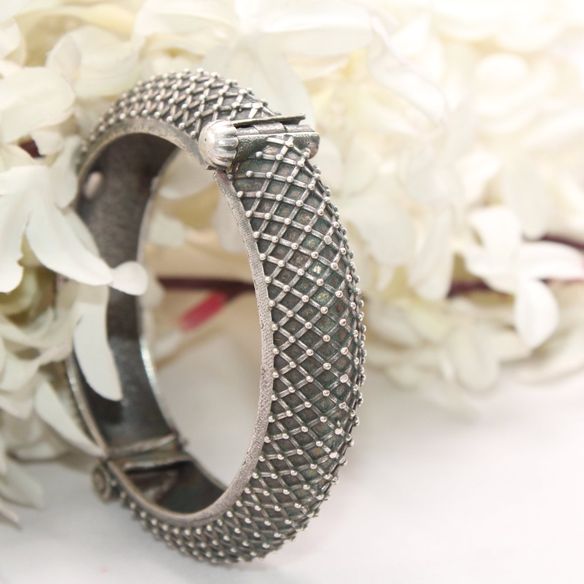 BOHO VINTAGE LOOK SINGLE KADA - MESH PATTERN