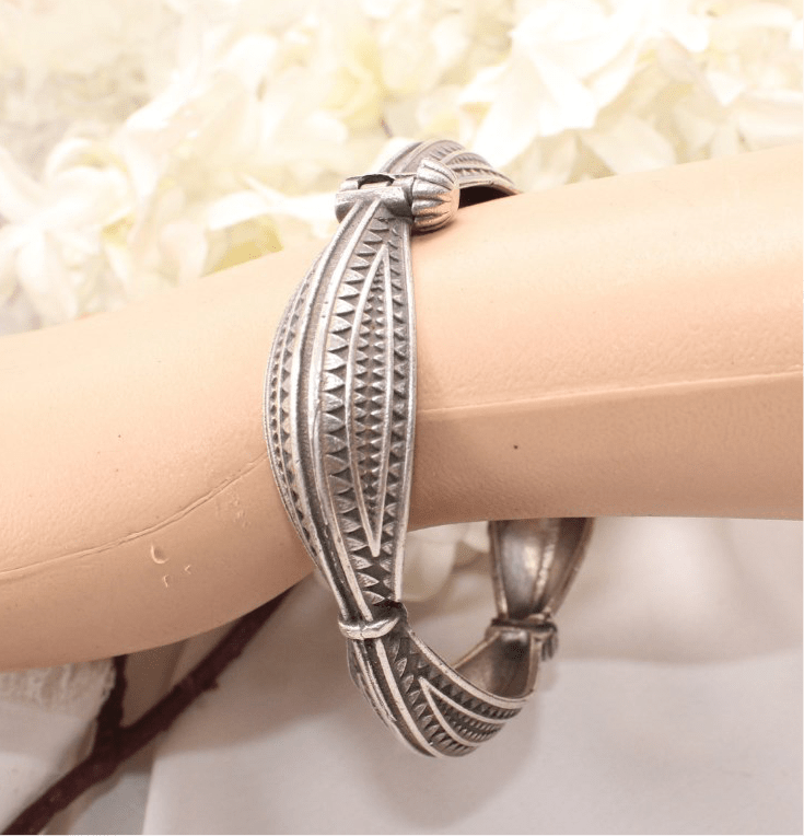 BOHO VINTAGE LOOK SINGLE KADA - SQUARE CUTWORK - SET OF 2
