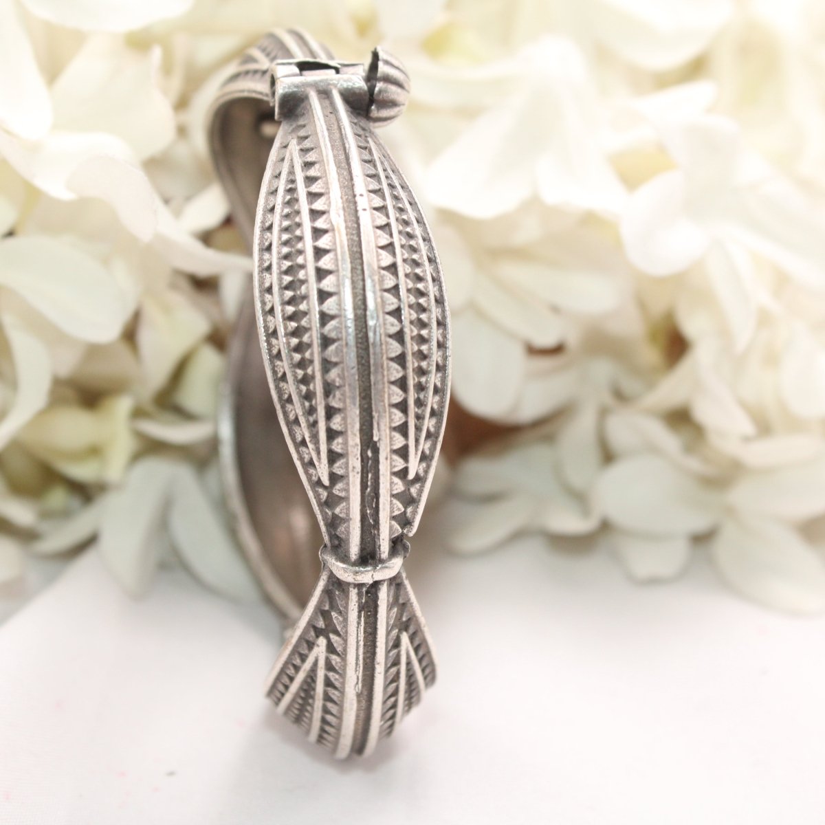 BOHO VINTAGE LOOK SINGLE KADA - SQUARE CUTWORK - SET OF 2