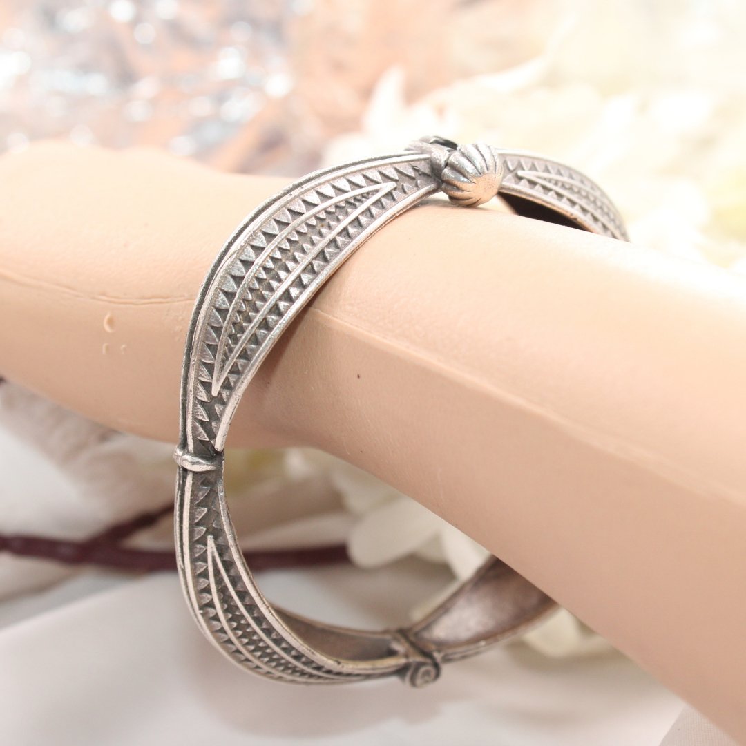 BOHO VINTAGE LOOK SINGLE KADA - SQUARE CUTWORK - SET OF 2