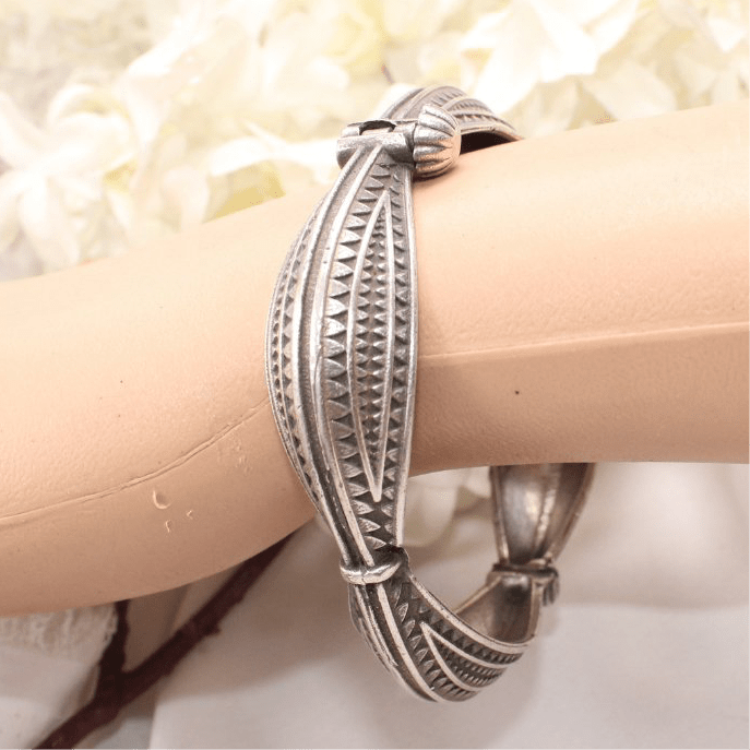 BOHO VINTAGE LOOK SINGLE KADA - SQUARE CUTWORK - SET OF 2