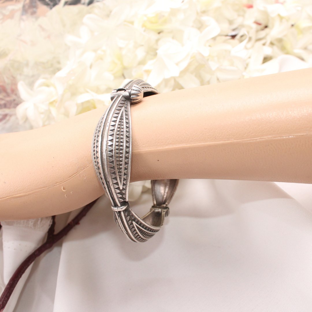BOHO VINTAGE LOOK SINGLE KADA - SQUARE CUTWORK - SET OF 2