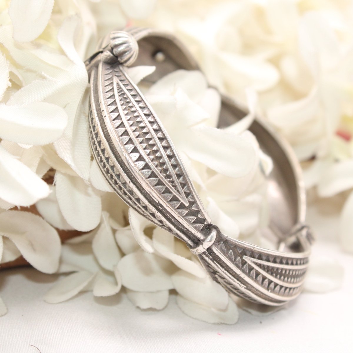 BOHO VINTAGE LOOK SINGLE KADA - SQUARE CUTWORK - SET OF 2