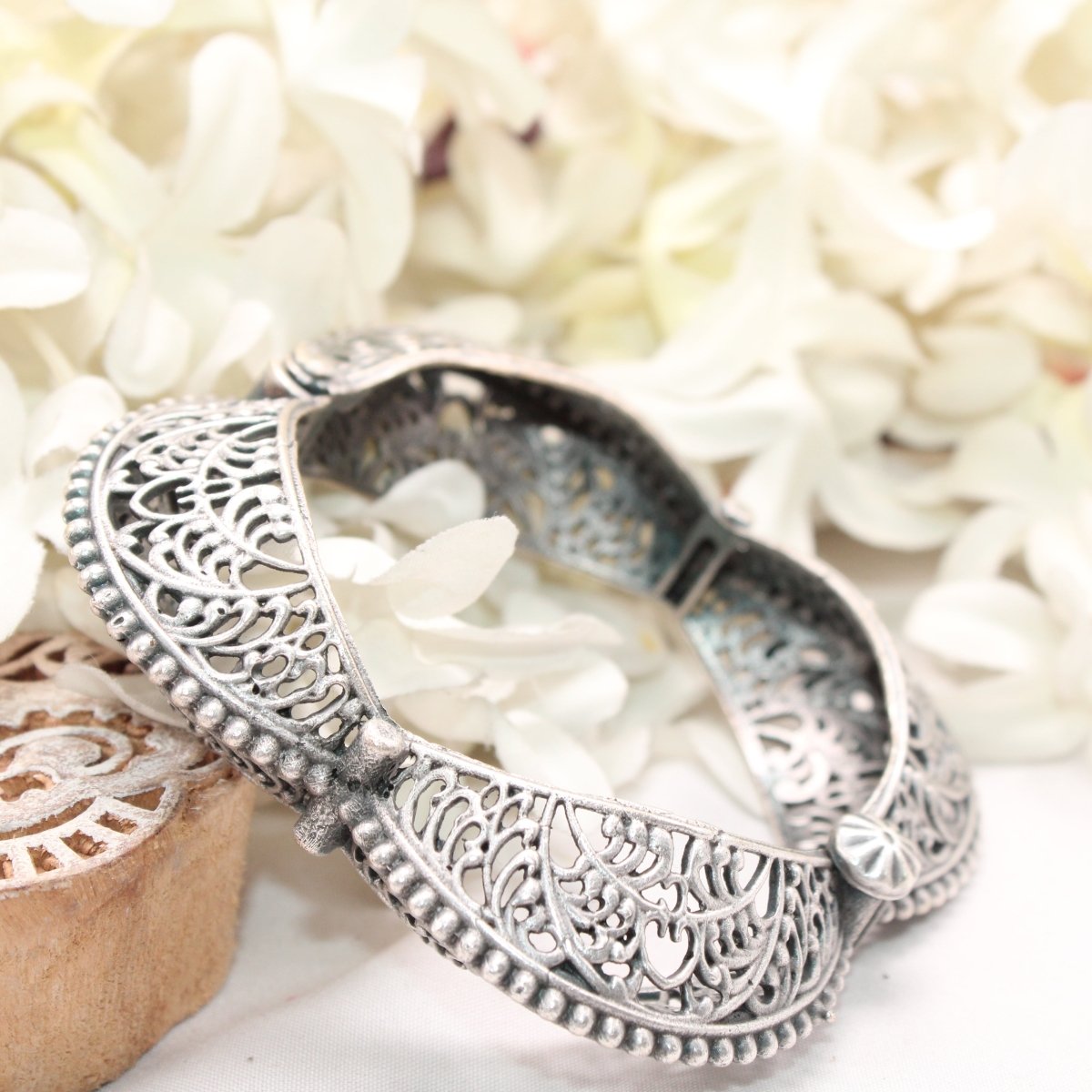 BOHO VINTAGE LOOK SINGLE KADA - SQUARE KARIGIRI