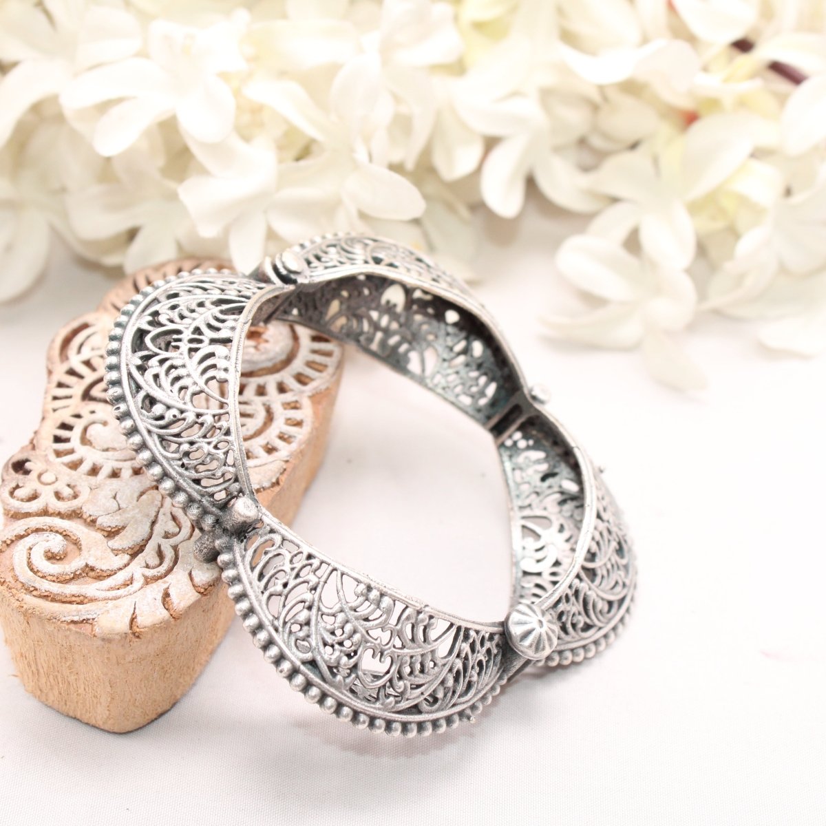BOHO VINTAGE LOOK SINGLE KADA - SQUARE KARIGIRI