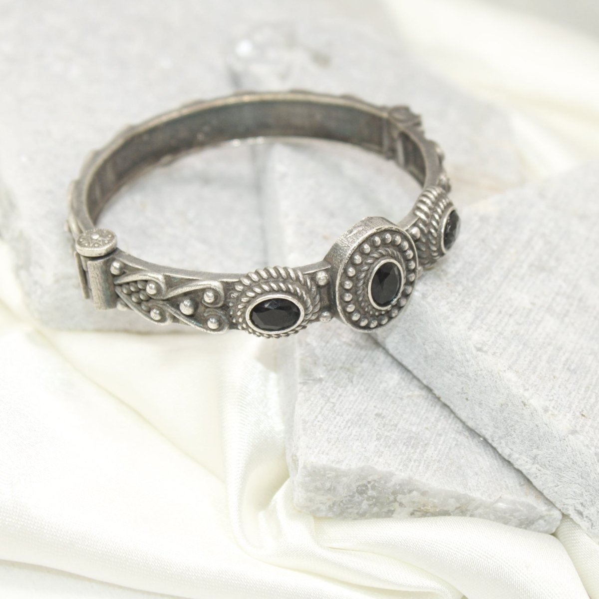 BRACELET LOOK ANTIQUE FINISH KADA - BLACK