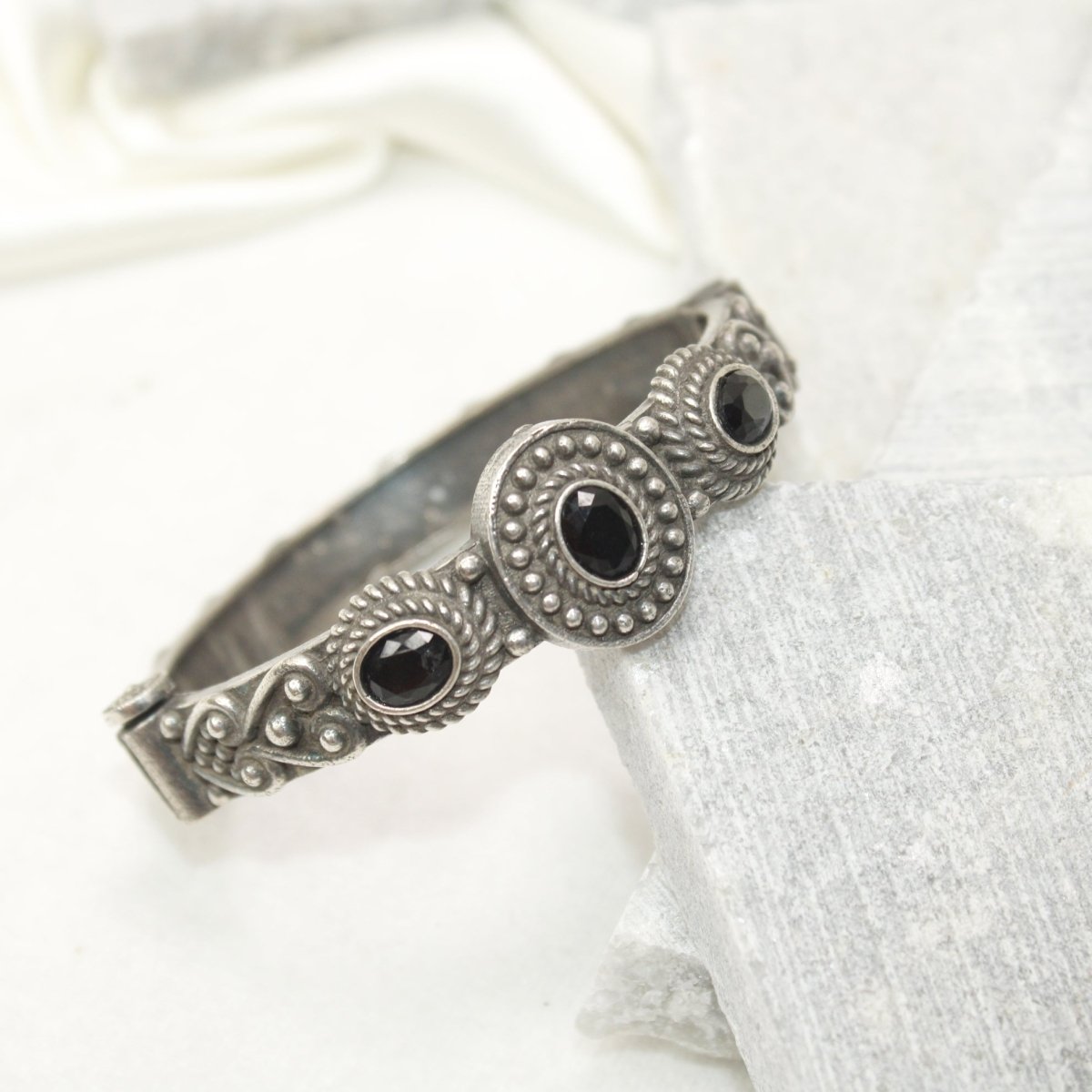 BRACELET LOOK ANTIQUE FINISH KADA - BLACK