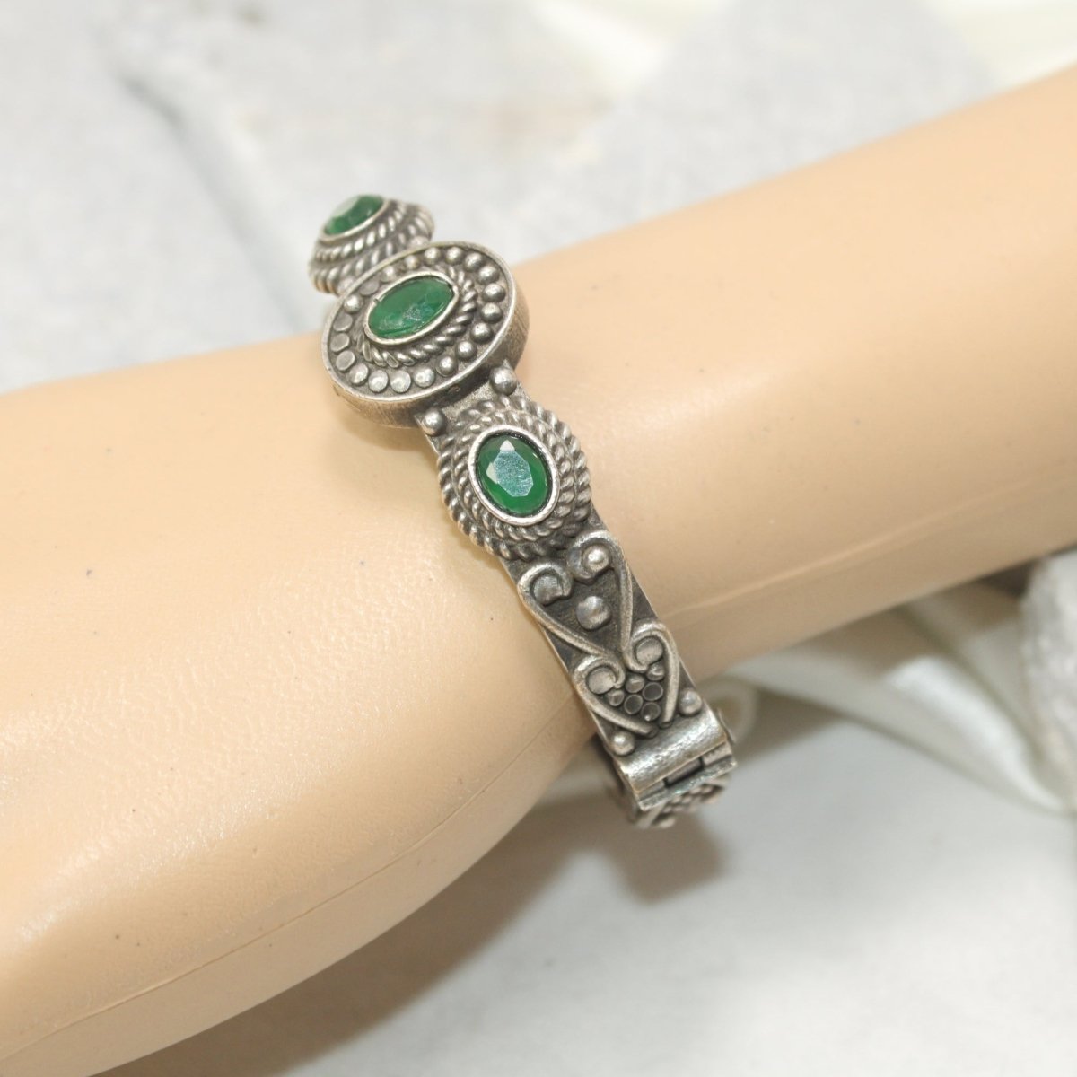 BRACELET LOOK ANTIQUE FINISH KADA - GREEN