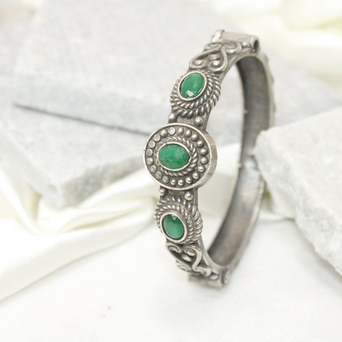 BRACELET LOOK ANTIQUE FINISH KADA - GREEN
