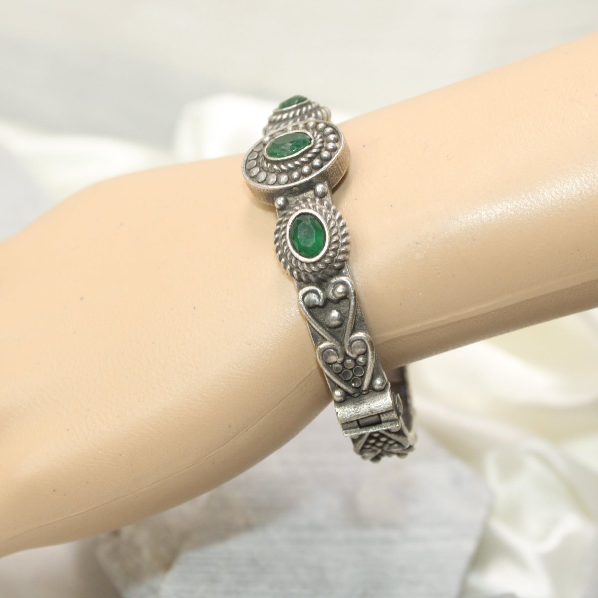 BRACELET LOOK ANTIQUE FINISH KADA - GREEN