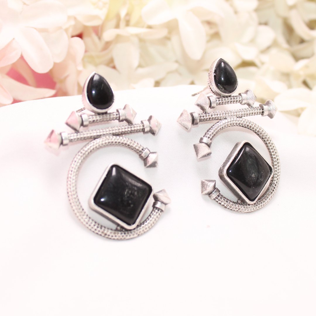 C - SHAPE STUD TYPE DANGLER - BLACK