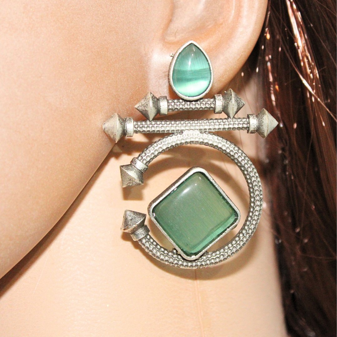 C - SHAPE STUD TYPE DANGLER - GREEN