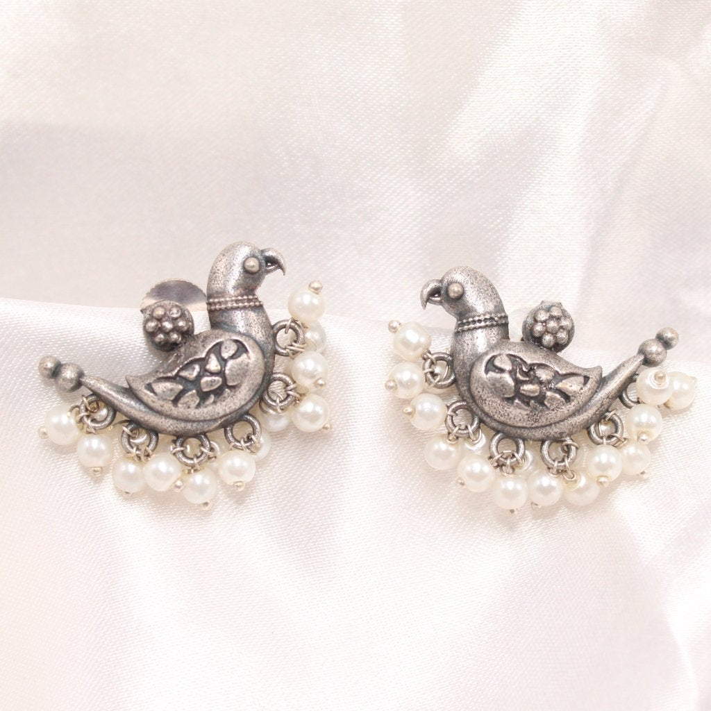 CLASSIC BIRD WITH PEARLS STUD