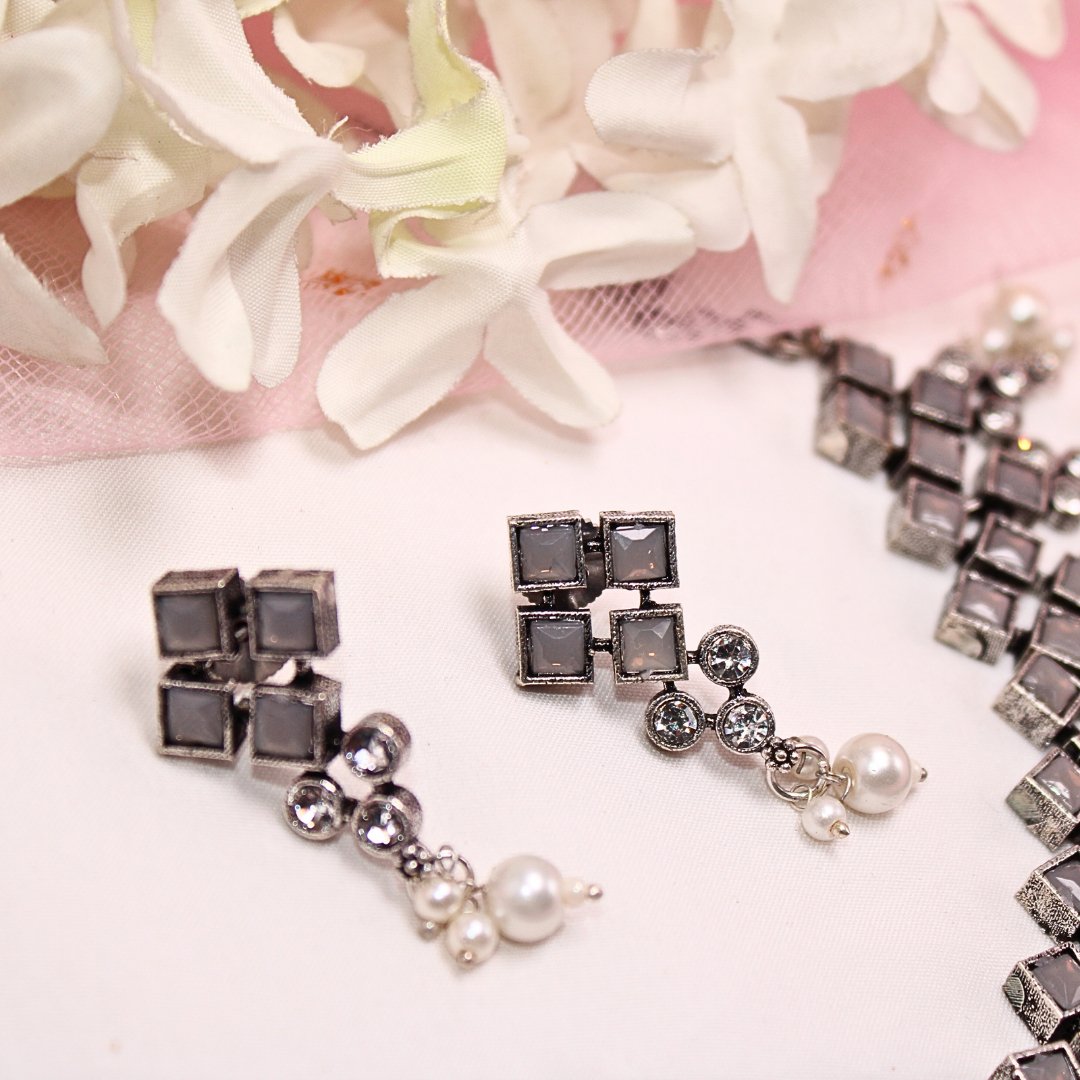 CRYSTAL NECKLACE SET - GREY