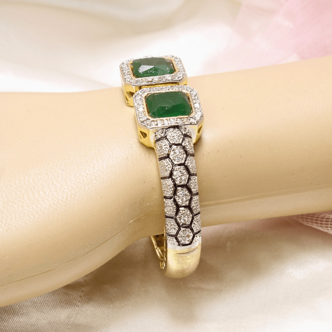 DIAMOND LOOK ALIKE BRACELET GOLDEN POLISH - GREEN