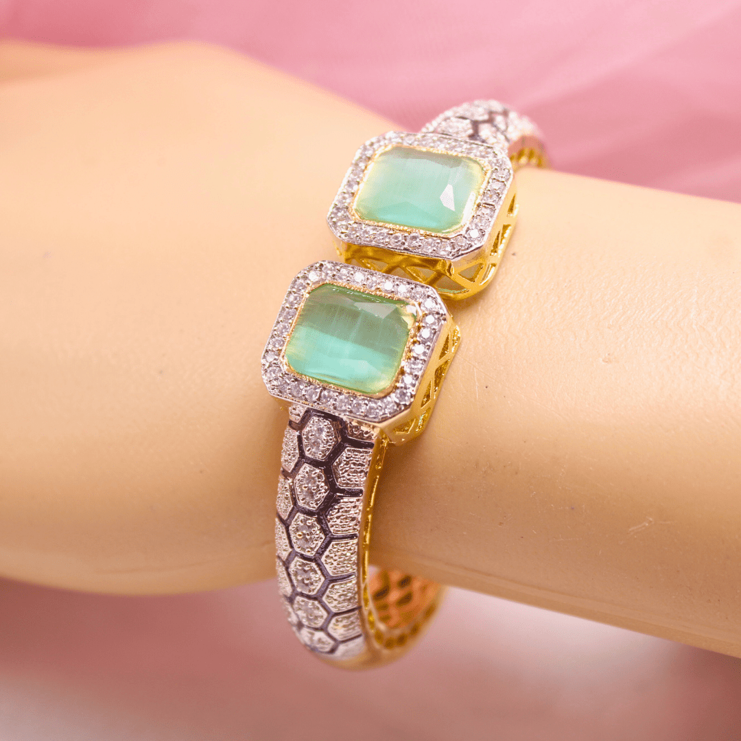 DIAMOND LOOK ALIKE BRACELET GOLDEN POLISH - MINT