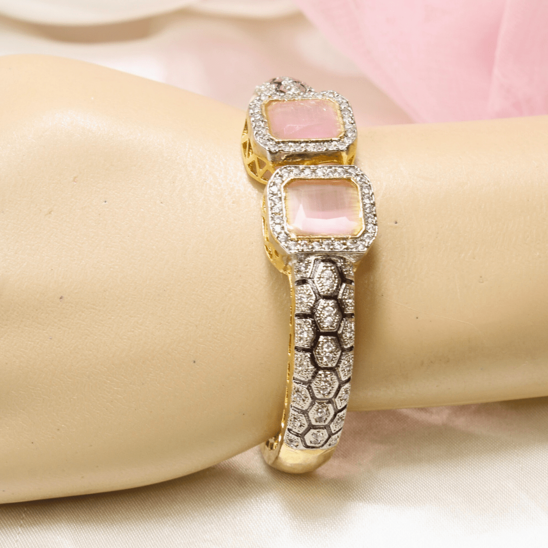 DIAMOND LOOK ALIKE BRACELET GOLDEN POLISH - PINK