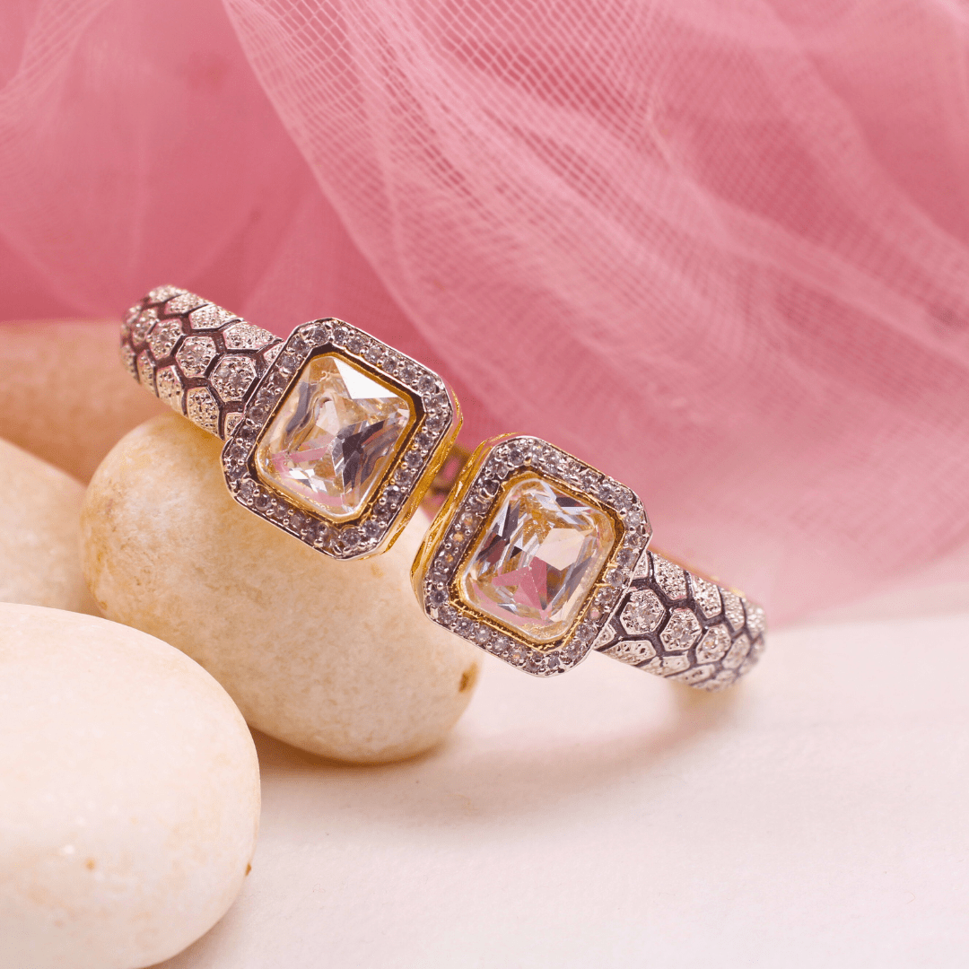 DIAMOND LOOK ALIKE BRACELET GOLDEN POLISH - TRANSPARENT KO Dr