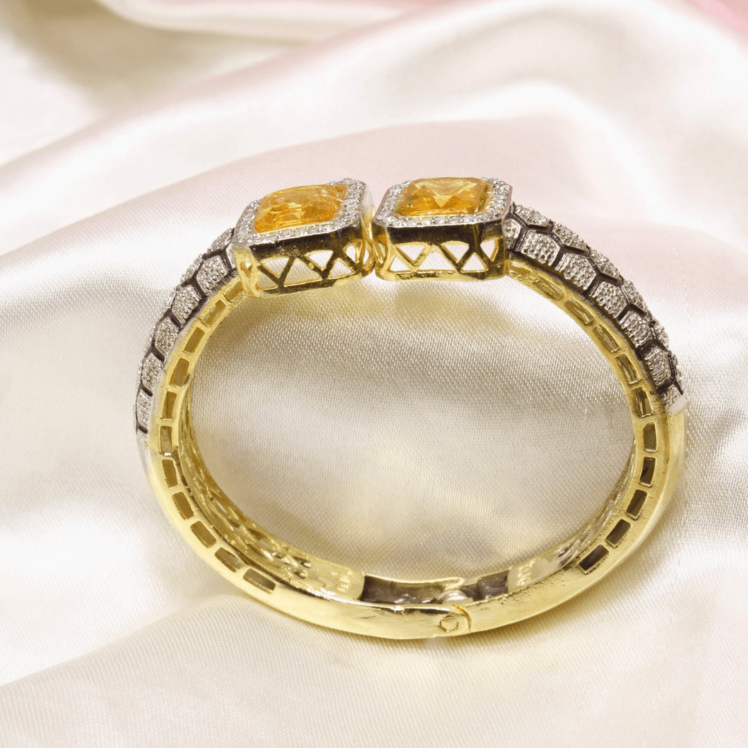 DIAMOND LOOK ALIKE BRACELET GOLDEN POLISH - YELLOW