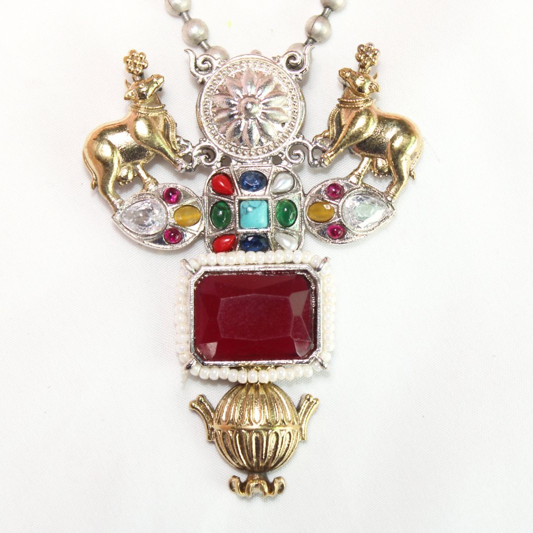 DUAL - TONE NANDI PENDANT SET - RED