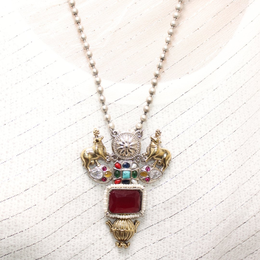DUAL - TONE NANDI PENDANT SET - RED