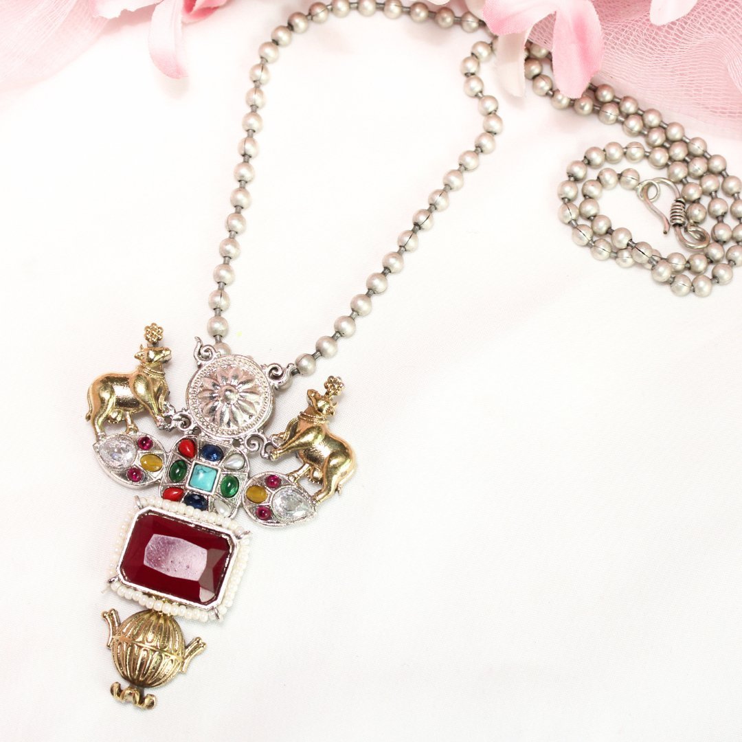 DUAL - TONE NANDI PENDANT SET - RED