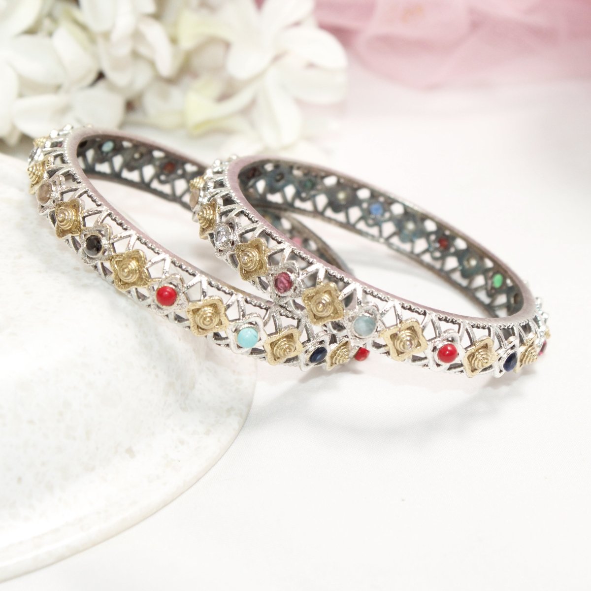 DUAL - TONE TRIKON JAALI RAJPUTANA BANGLE PAIR - SET OF 2 BANGLES - NAVRATNA