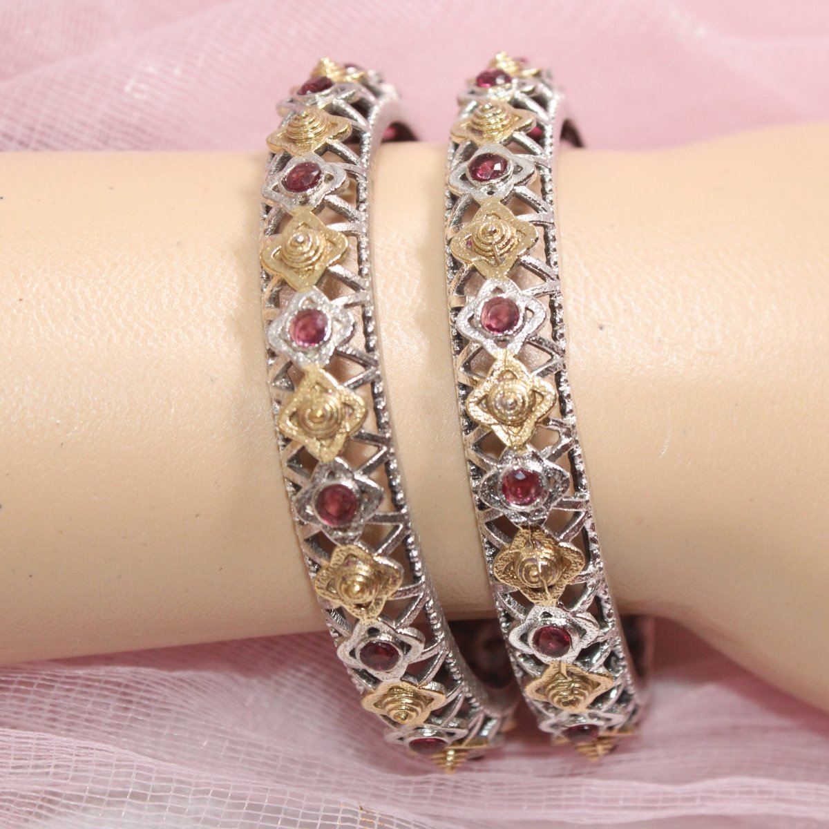 DUAL - TONE TRIKON JAALI RAJPUTANA BANGLE PAIR - SET OF 2 BANGLES - RED