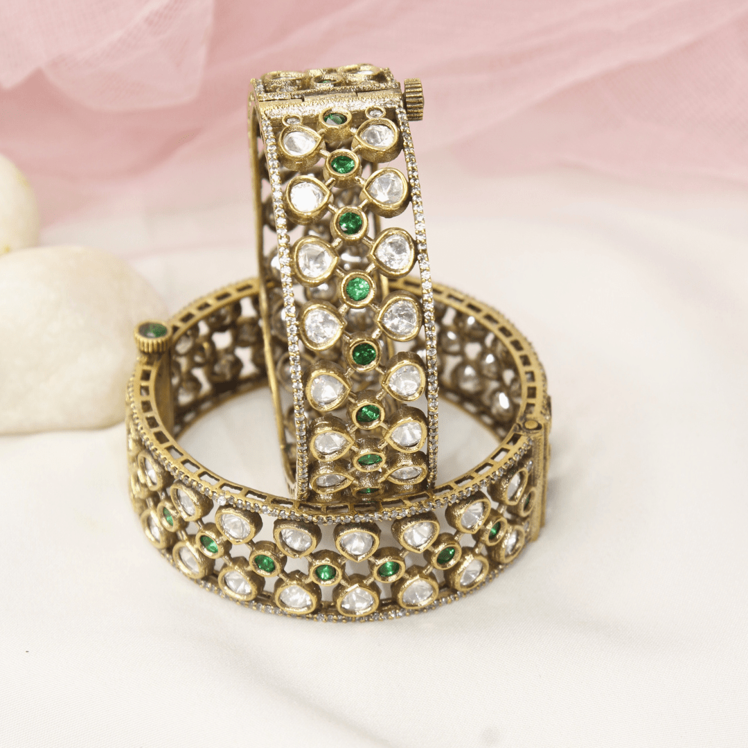 Emerald & Polki Cutwork Kada (Set of 2) – Navraee Antique Gold Cuf