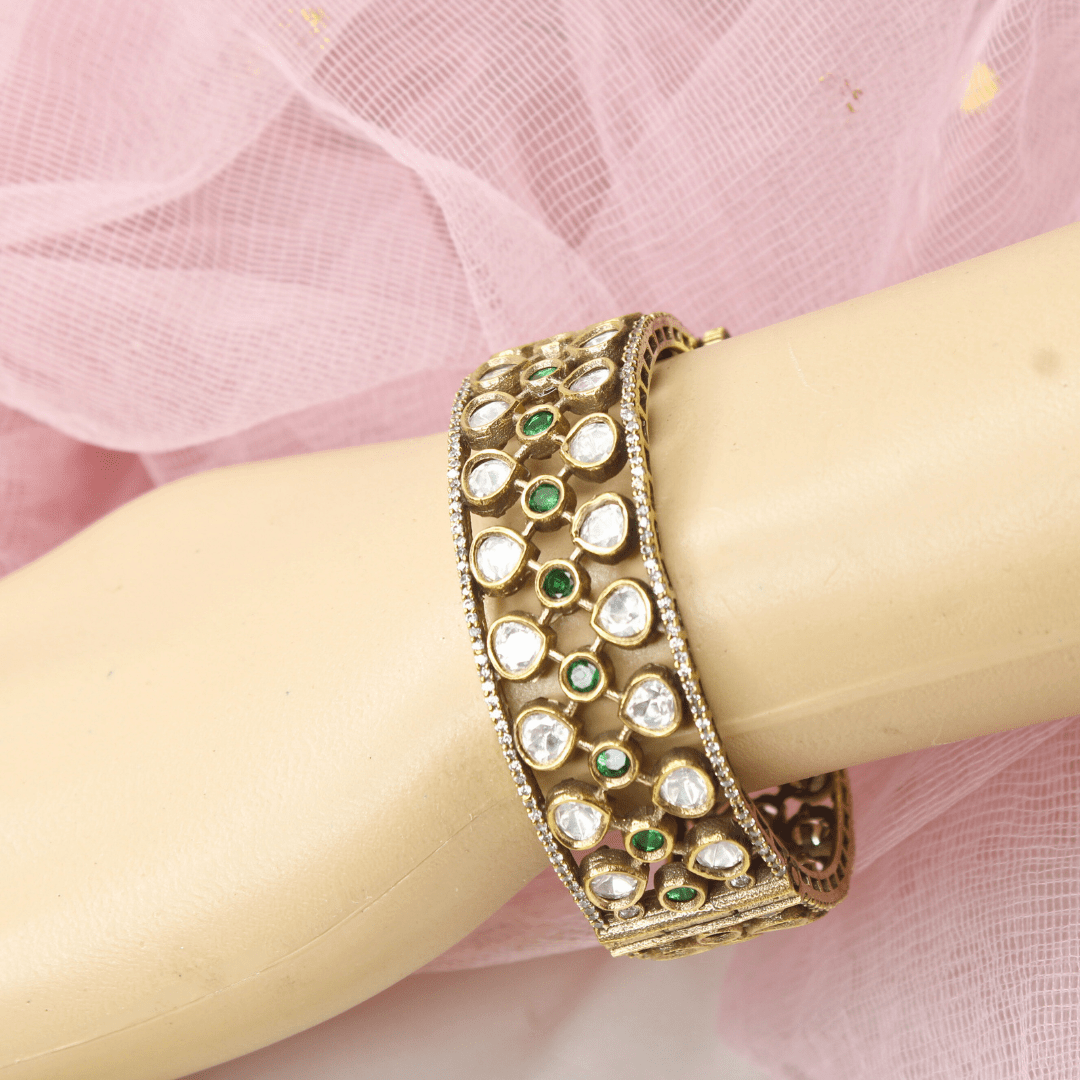 Emerald & Polki Cutwork Kada (Set of 2) – Navraee Antique Gold Cuf