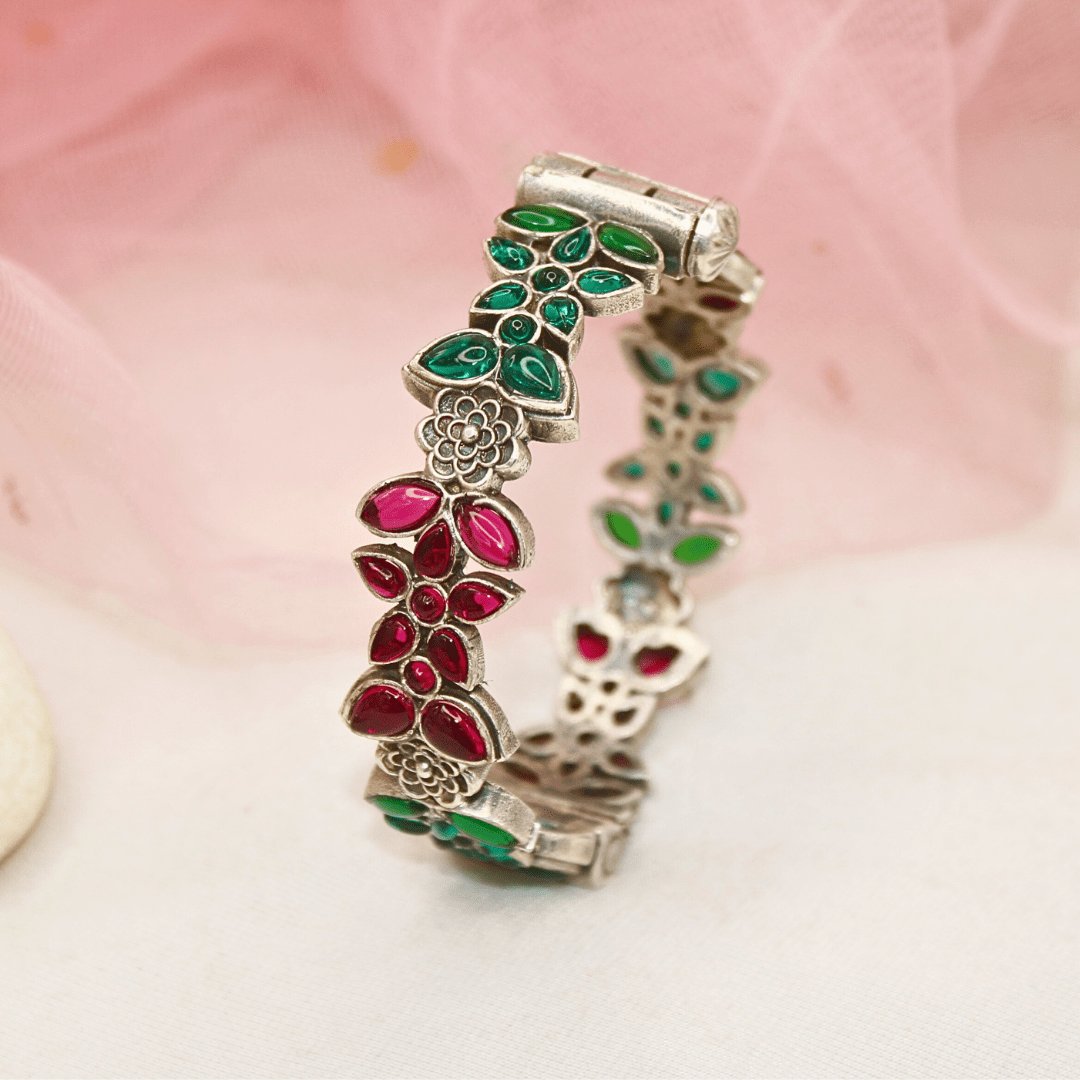 Floral Leaf Design Kada – Red-Green Stones in Tribal Silver Fini