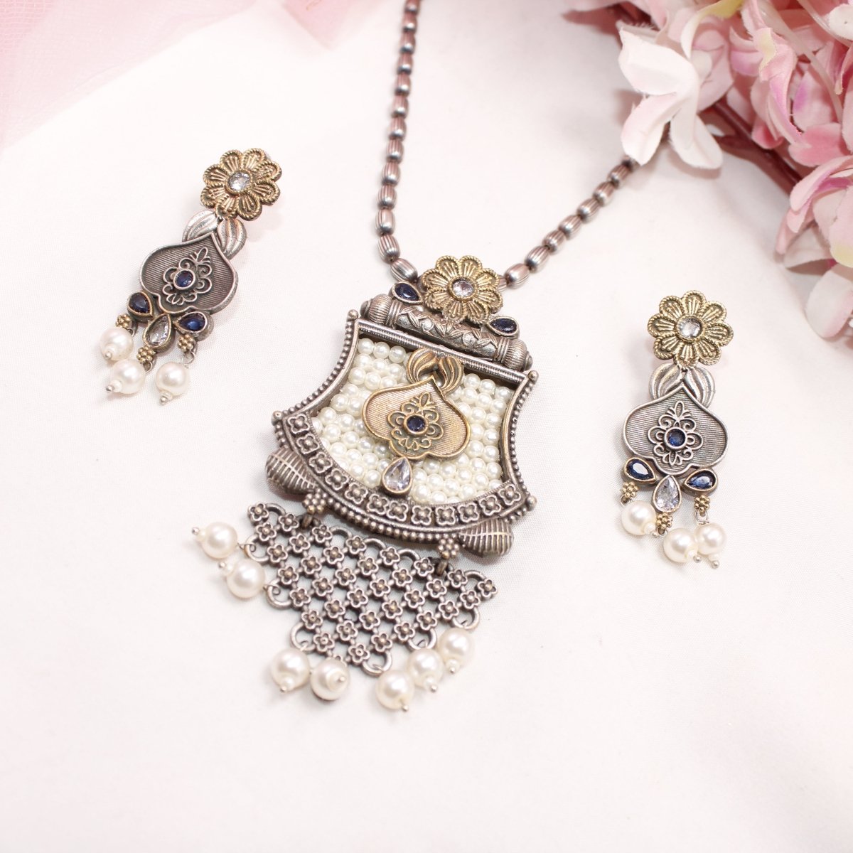 GULDASTA - DUAL - TONE PEARL JAALI ANTIQUE GOLDEN PENDANT SET - BLUE