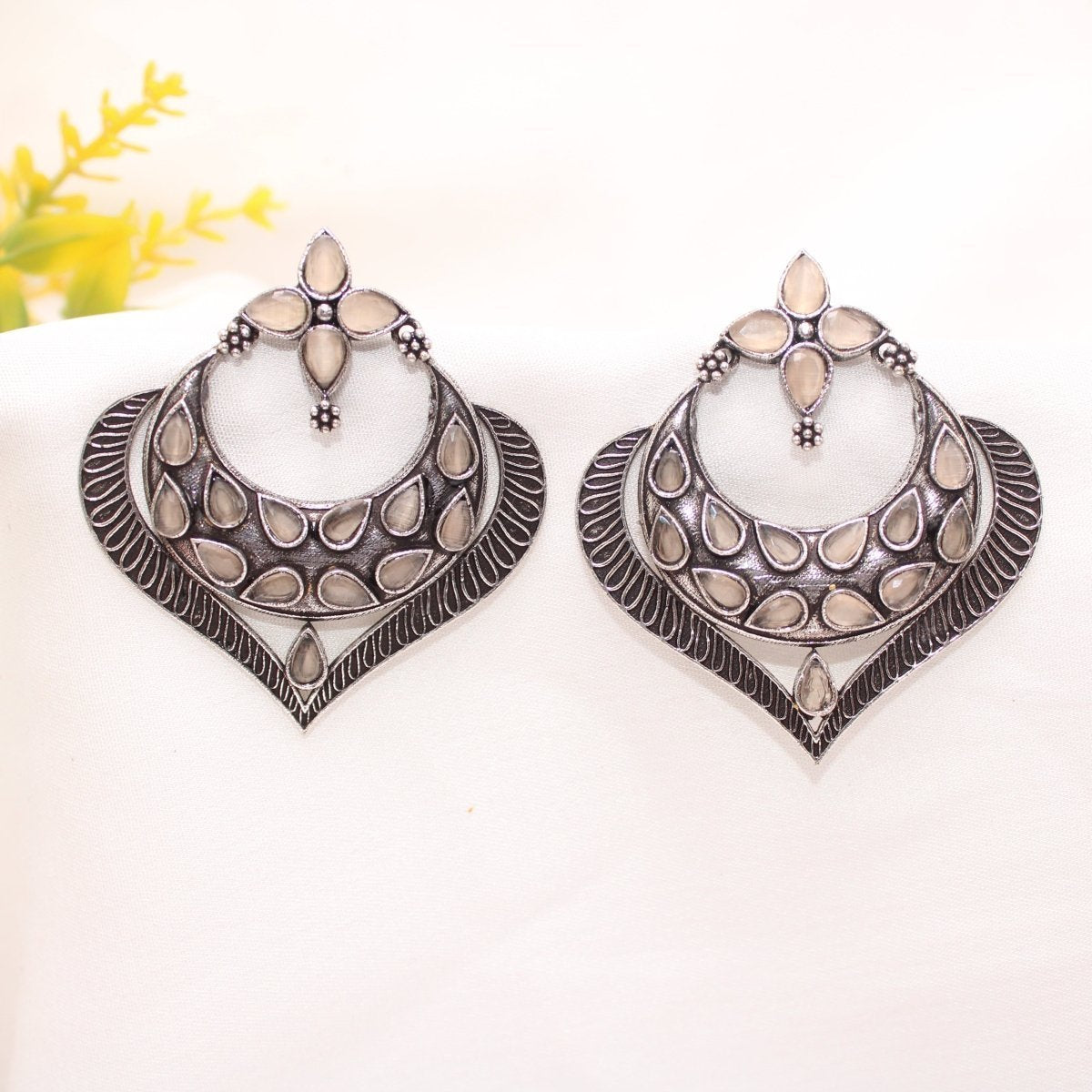 HEART & MOON PATTERN EARRINGS-BEIGE