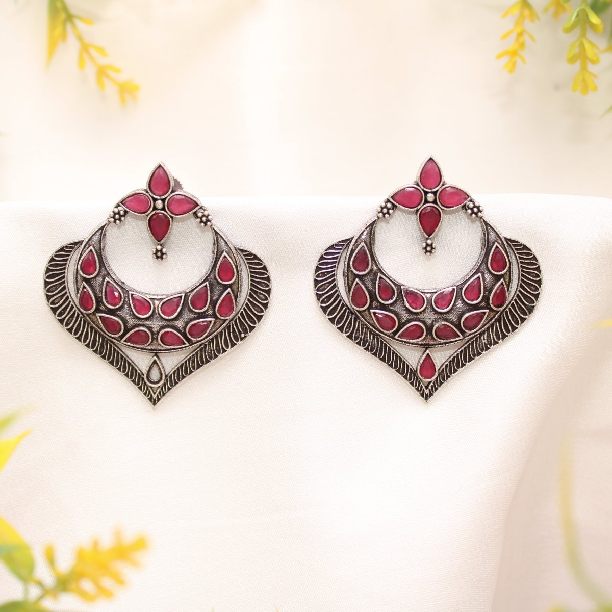 HEART & MOON PATTERN EARRINGS - MAGENTA