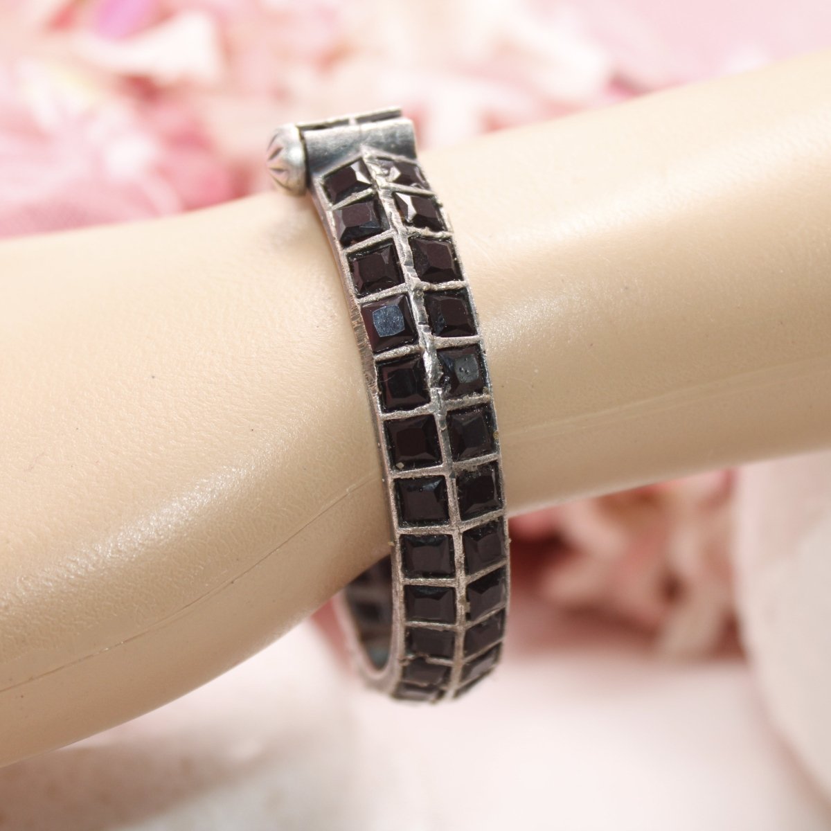 KAASHI - OXIDISED SILVER LOOK ALIKE KADA - BLACK