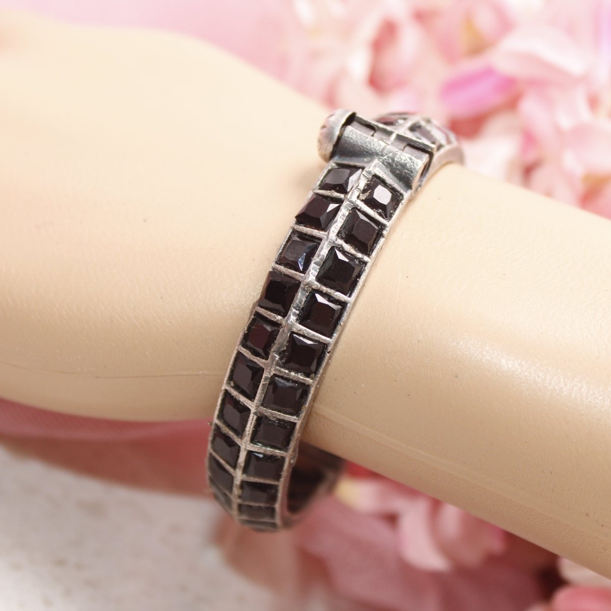 KAASHI - OXIDISED SILVER LOOK ALIKE KADA - BLACK