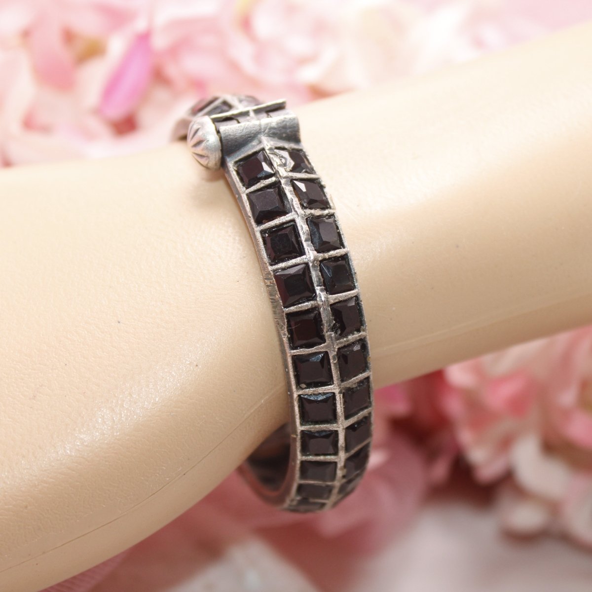 KAASHI - OXIDISED SILVER LOOK ALIKE KADA - BLACK