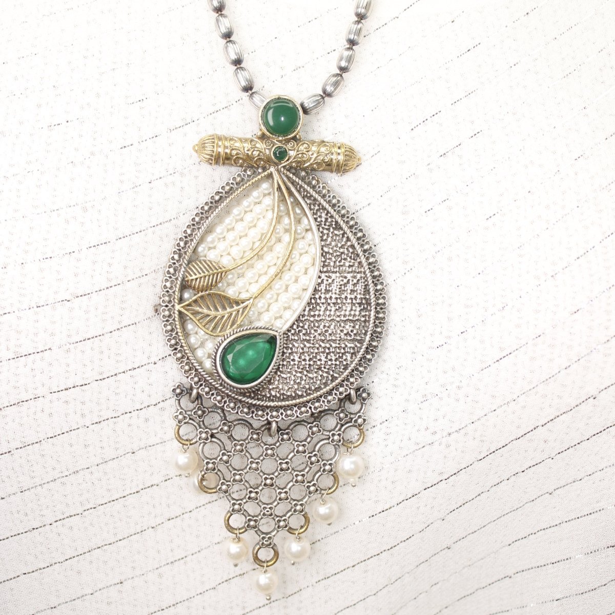 KALASH - DUAL - TONE PEARL JAALI ANTIQUE GOLDEN PENDANT SET - GREEN