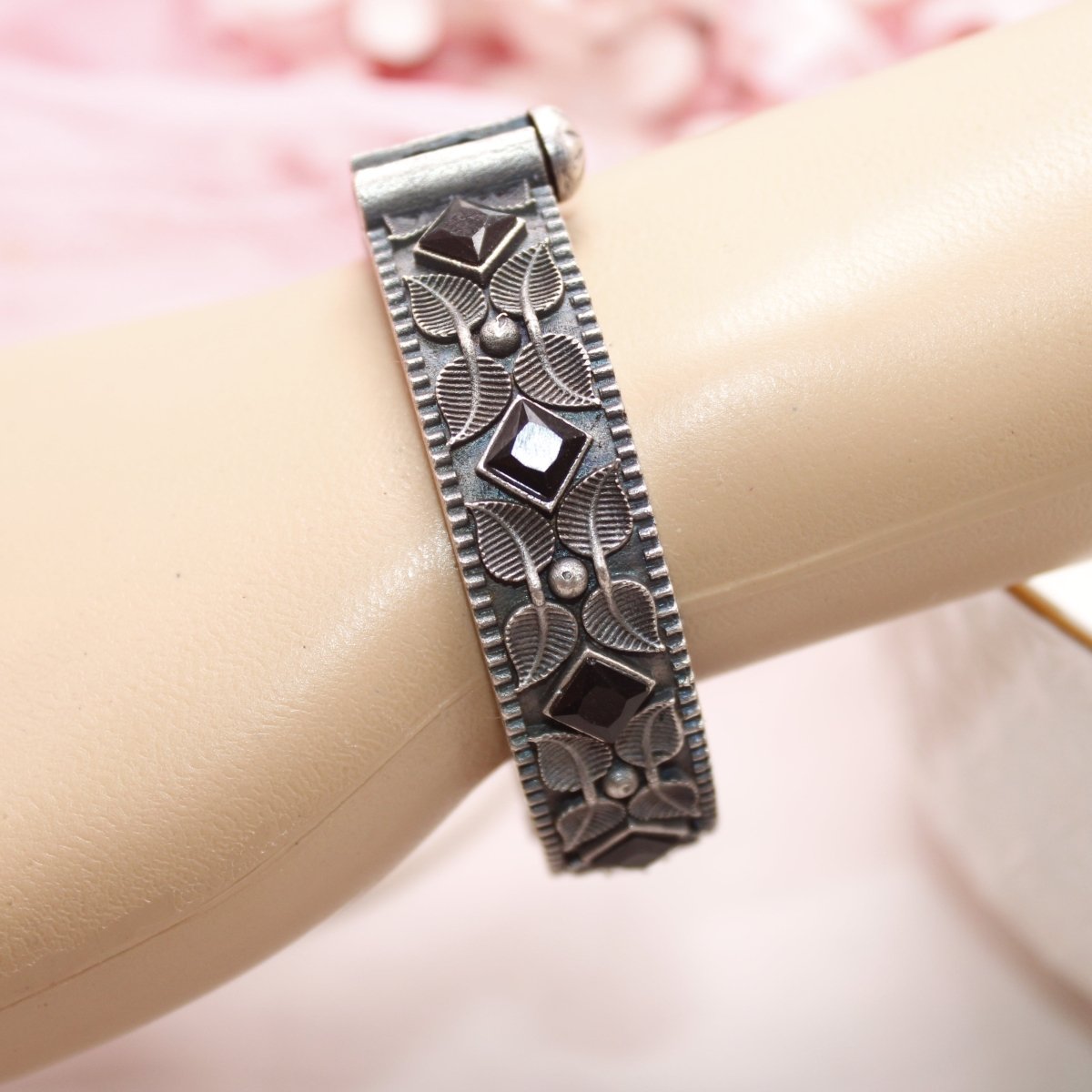 KALI - OXIDISED SILVER LOOK ALIKE KADA - BLACK
