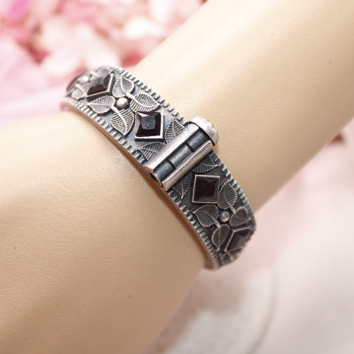 KALI - OXIDISED SILVER LOOK ALIKE KADA - BLACK