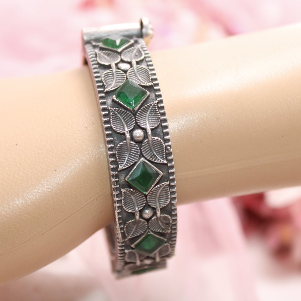 KALI - OXIDISED SILVER LOOK ALIKE KADA - GREEN